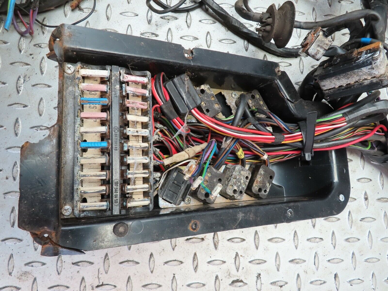 16772 Mercedes-Benz C107 380SLC Engine Chassis Body Wire Wiring Harness