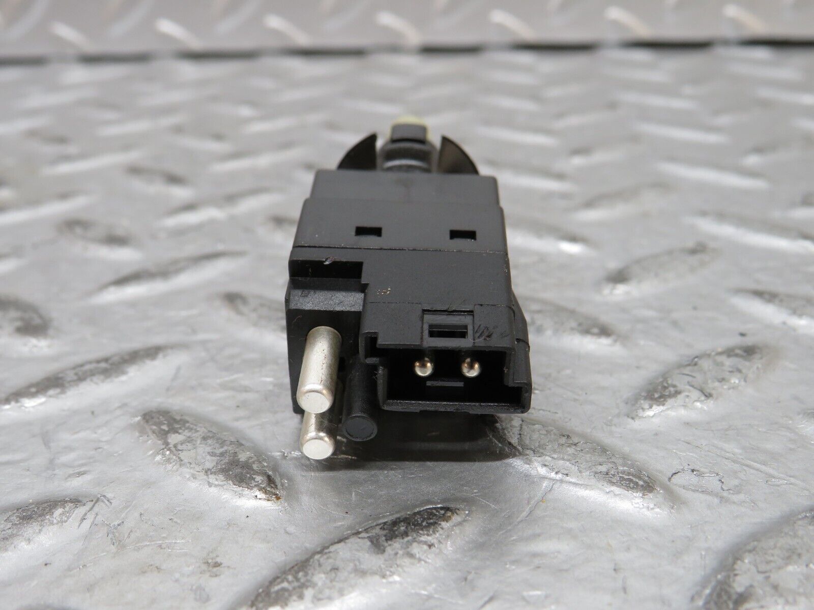 27698 Mercedes-Benz S124 300TE Wagon Brake Light Switch 0005457709