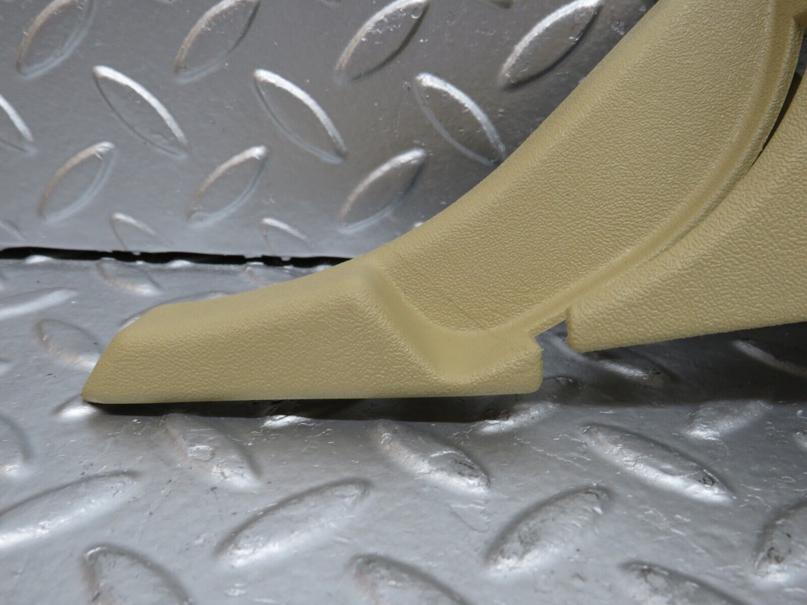 29390 Mercedes-Benz W124 230E Front Right Driver Seat Trim Beige 1249182230