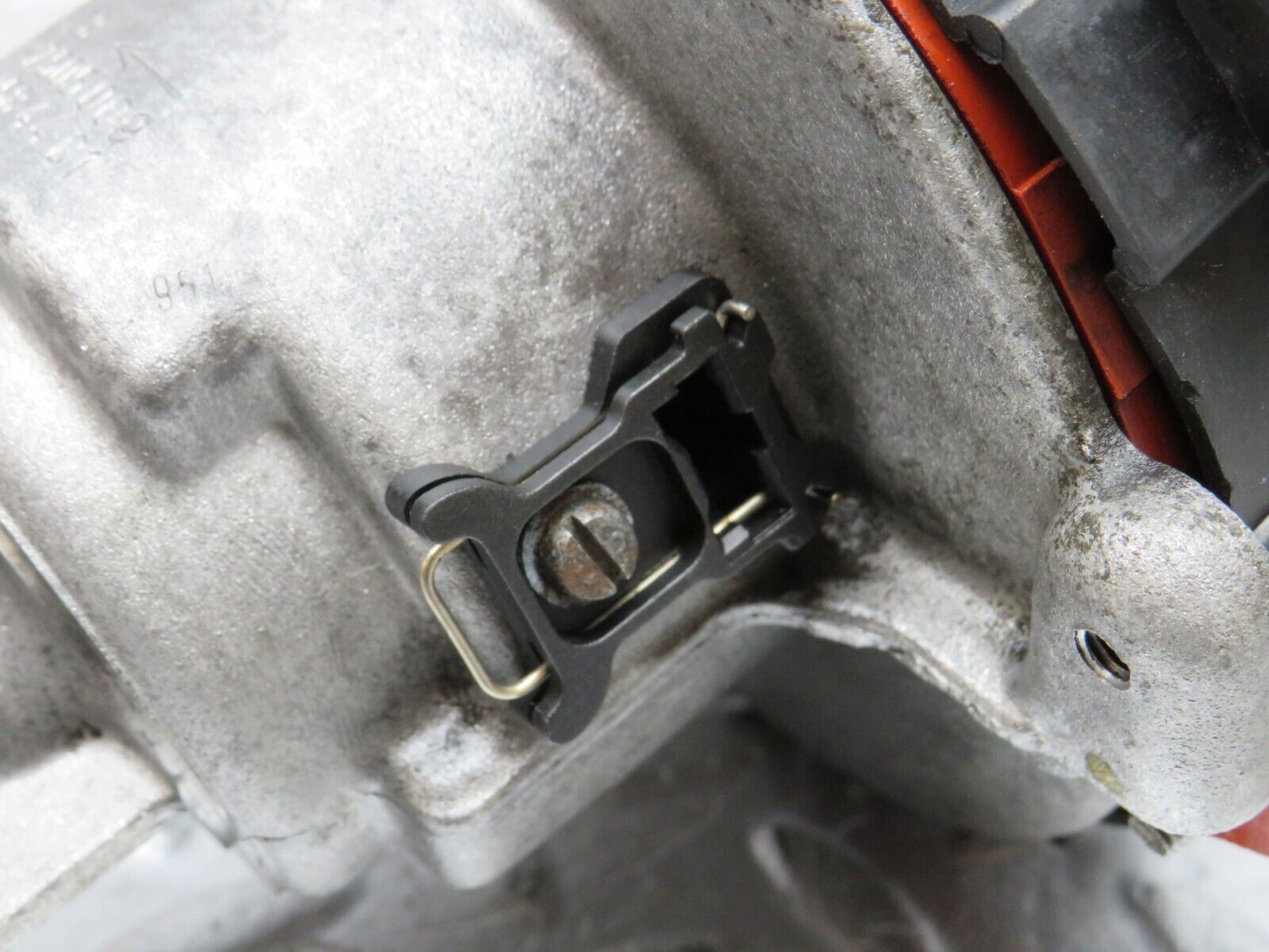 36262 Mercedes-Benz W126 420SE Ignition Distributor Bosch 0031584401 023750500