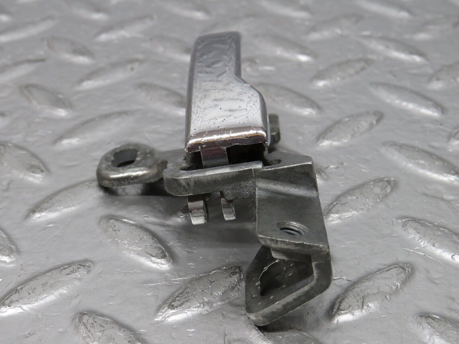 31007 Mercedes-Benz W123 230E Right Door Opener Door Handle 1237600261