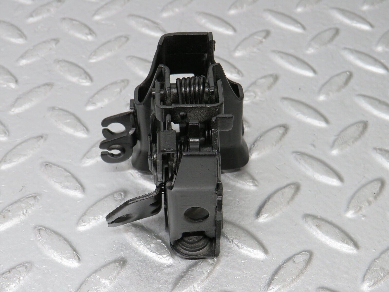 36113 Mercedes-Benz W126 420SE Bonnet Lock Catch Left Side 1268801160