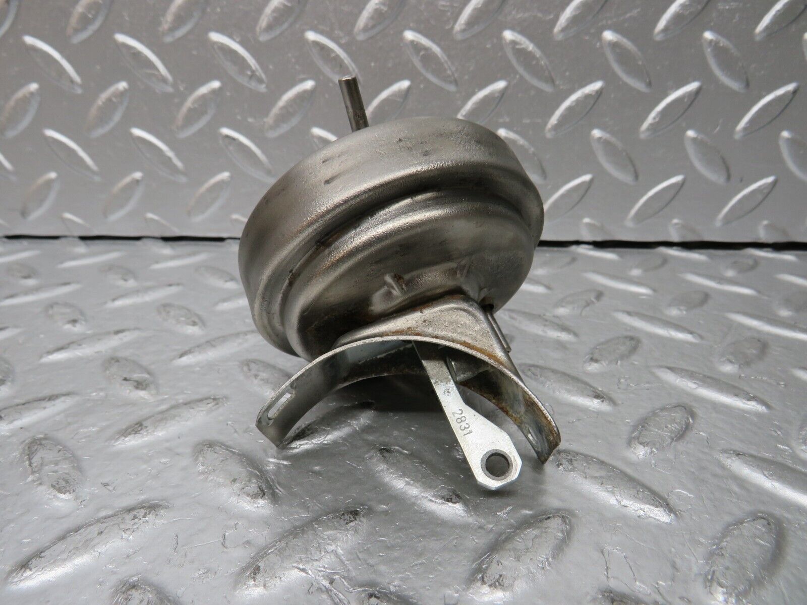 29861 Mercedes-Benz W123 230 Ignition Distributor Vacuum Control Valve