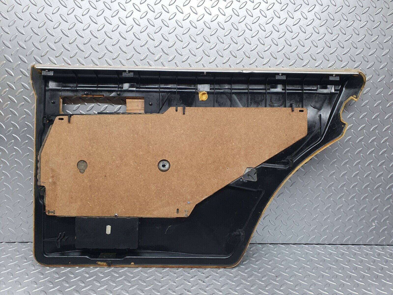 41120 Mercedes-Benz W126 300SE Rear Left Door Card Beige 1267370170