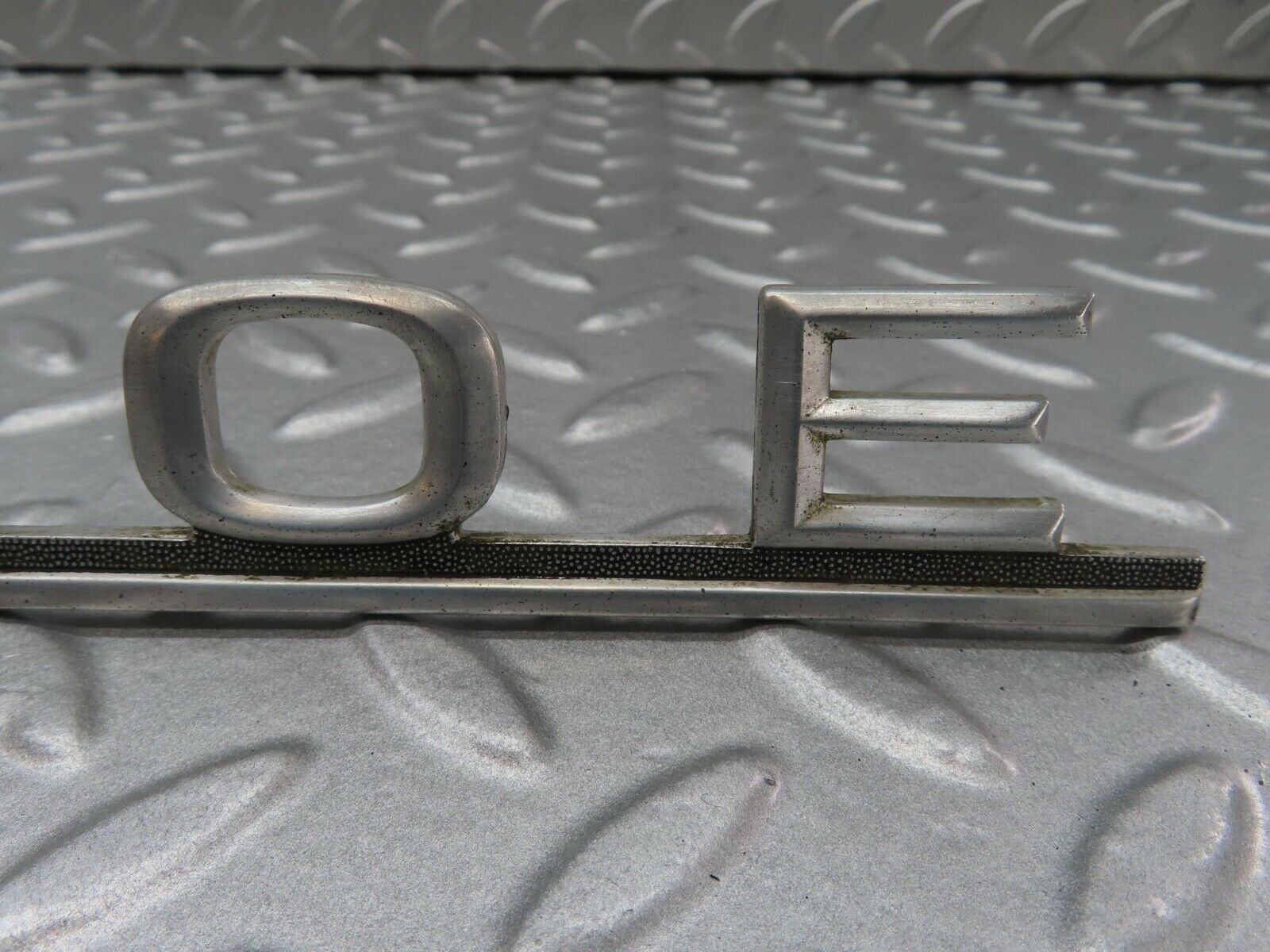 15933 Mercedes-Benz W123 280E Trunk Badge Logo Emblem 1238170815