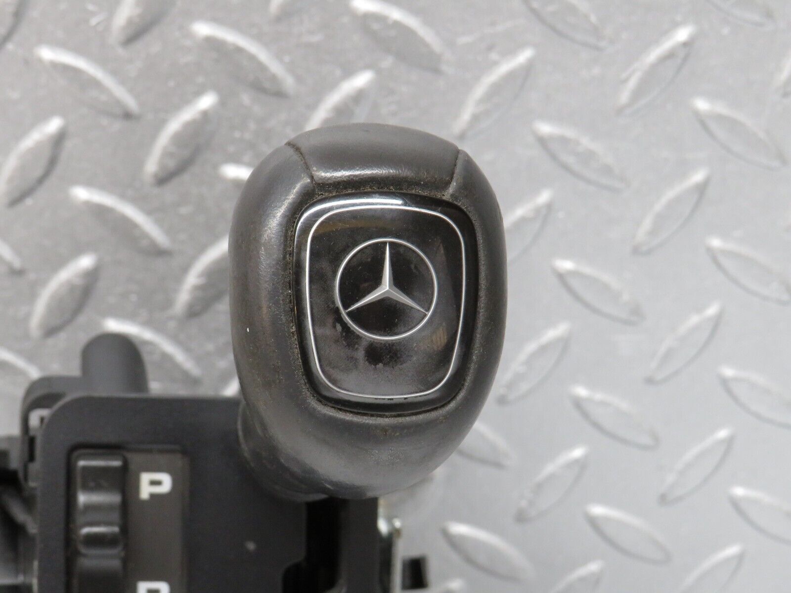 39398 Mercedes-Benz R129 320SL Coupe Automatic Gear Selector 1292670637 2012670480