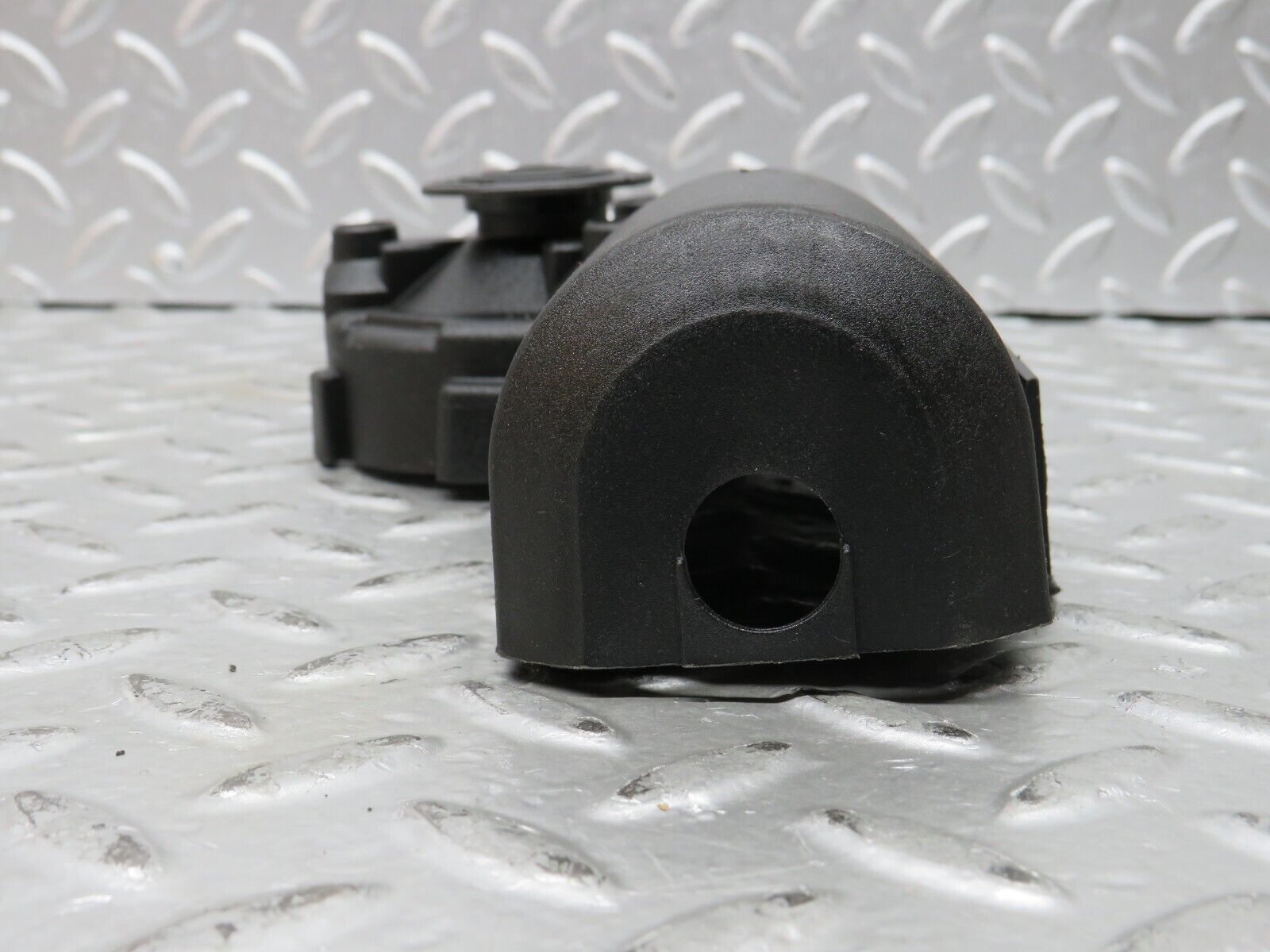 27665 Mercedes-Benz S124 300TE Wagon Wiper Motor Cover 1390591046