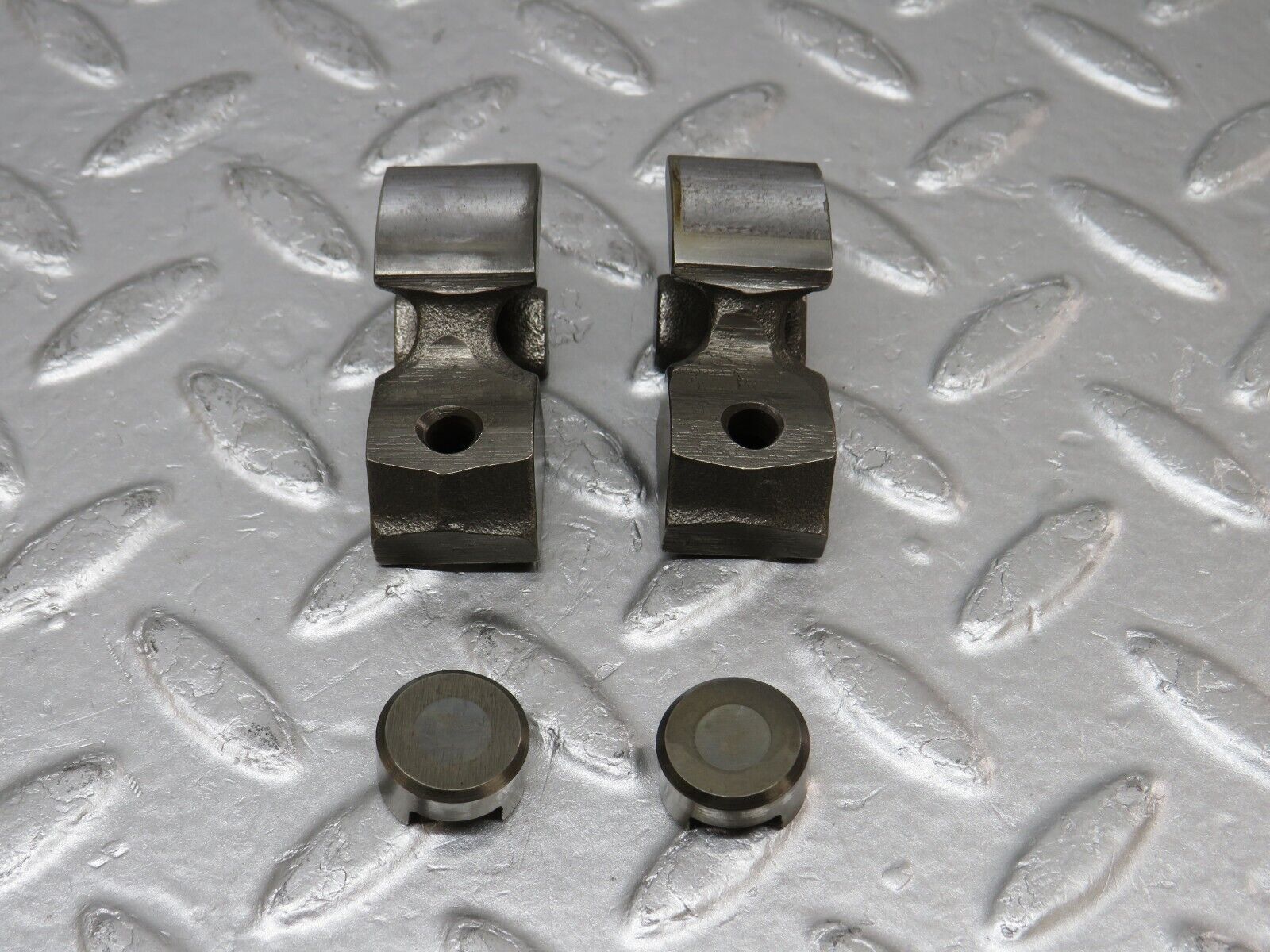 34558 Mercedes-Benz C126 380SEC Coupe Rocker Arm With Valve Tappet