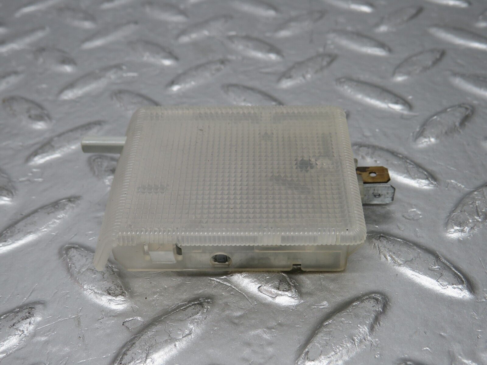 31364 Mercedes-Benz S124 220TE Wagon Glove Box Light 1298200301