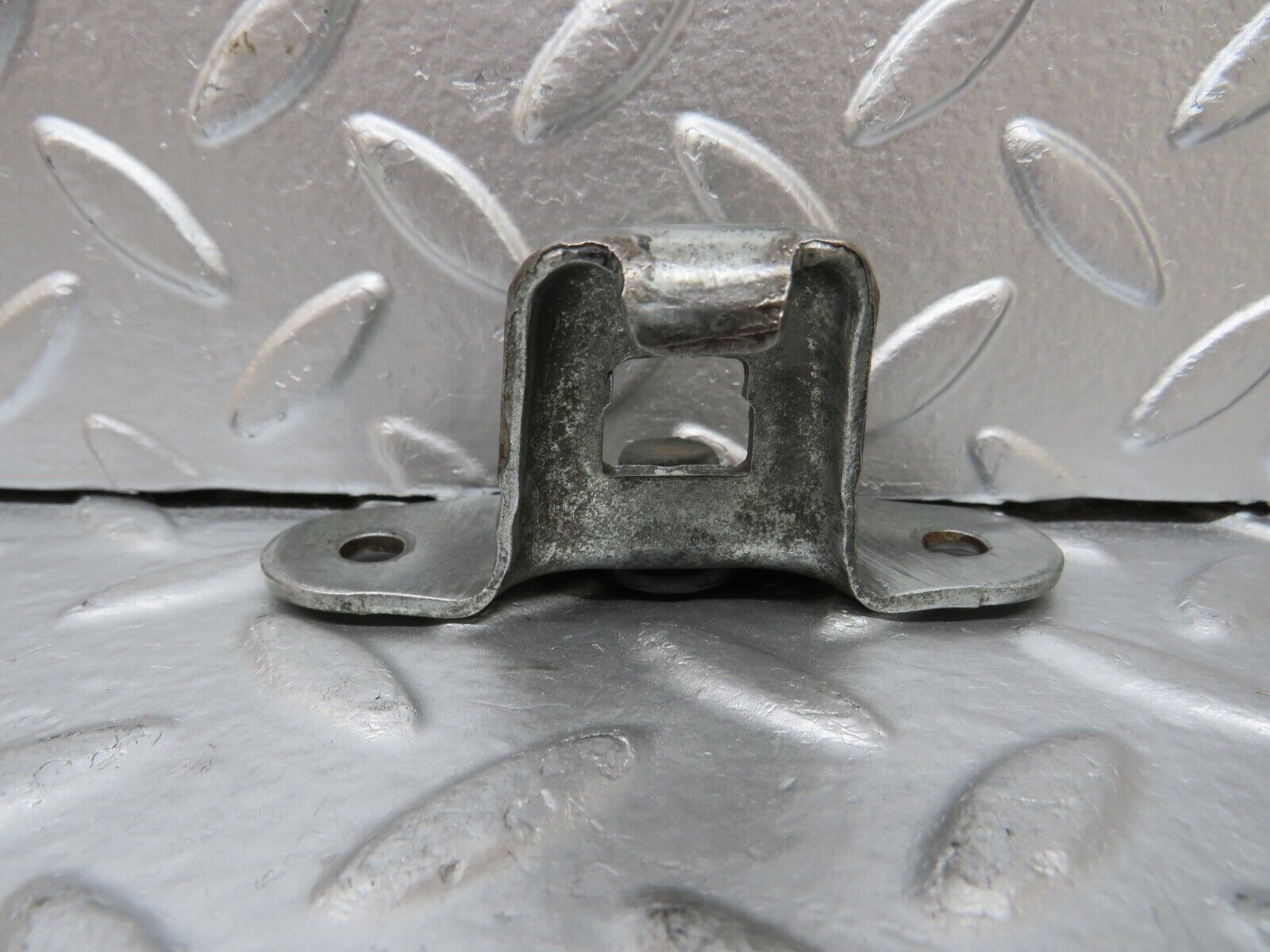 25565 Mercedes-Benz W123 200 Trunk Lock Latch 1237580150