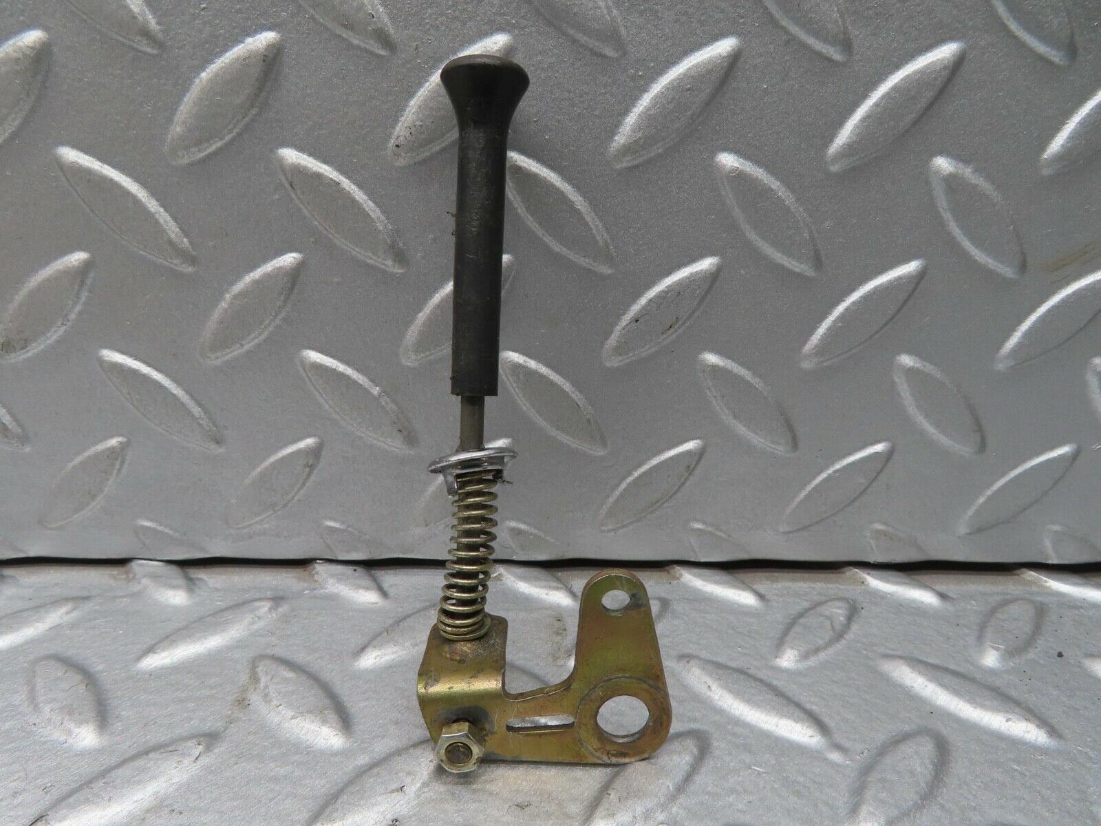 13315 Mercedes-Benz W111 220S Rear Door Lock Knob