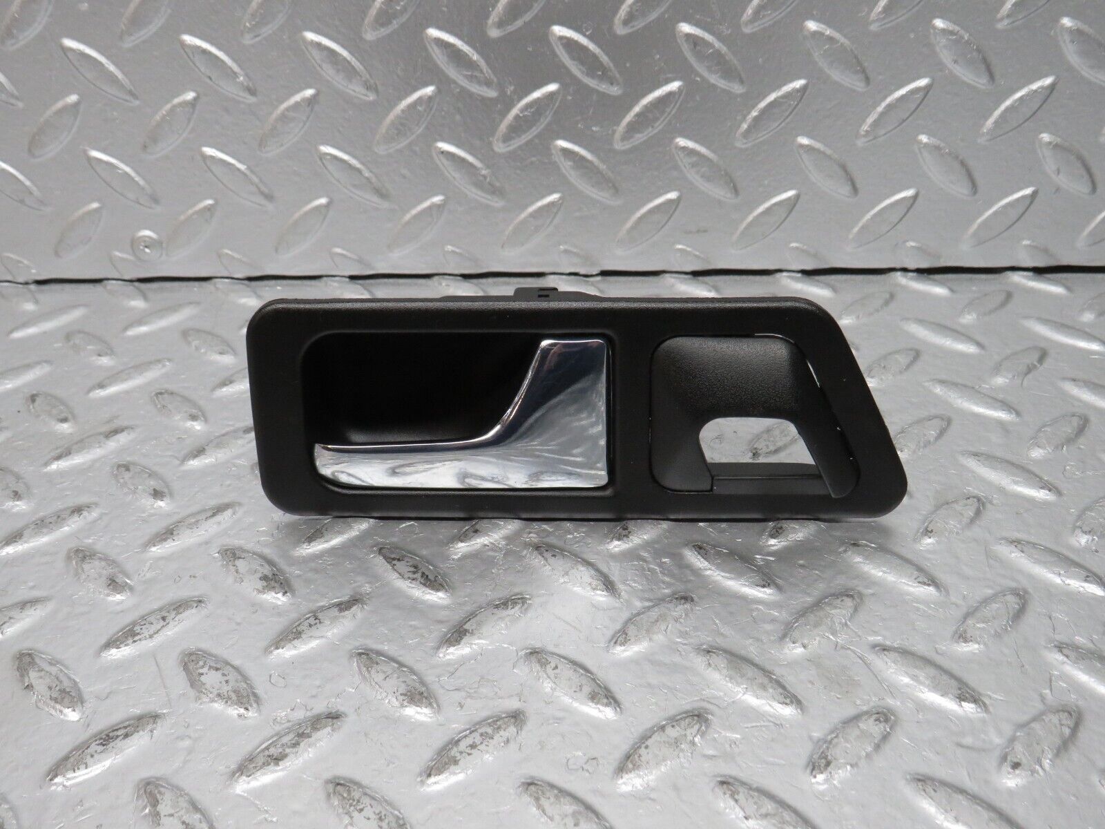 31633 Mercedes-Benz W201 190LE 1.8L Right Interior Door Handle 2017660264