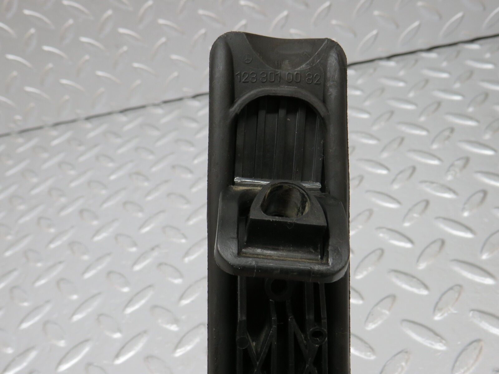34095 Mercedes-Benz W124 260E Accelerator Pedal & Rubber 1233010082 1263000504