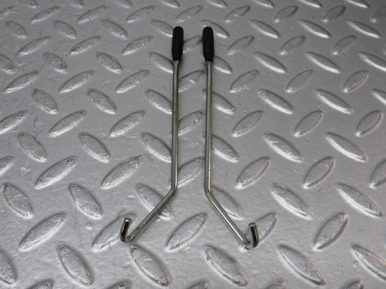 34748 Mercedes-Benz W210 320E Front Door Lock Knob Pair