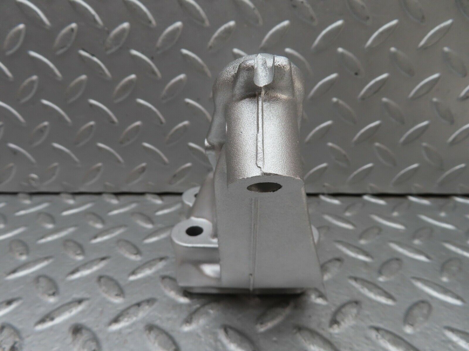 19658 Mercedes-Benz C140 CL420 Coupe Engine Mount Bracket Left 1192234104