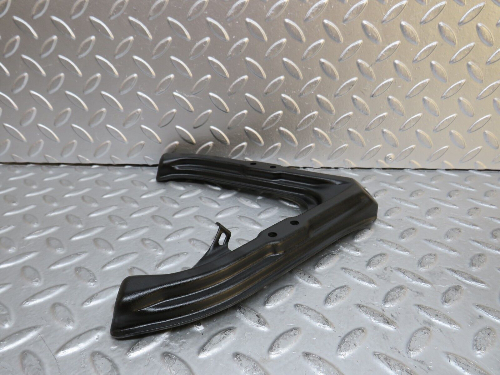 29428 Mercedes-Benz W124 230E Air Intake Manifold Bracket