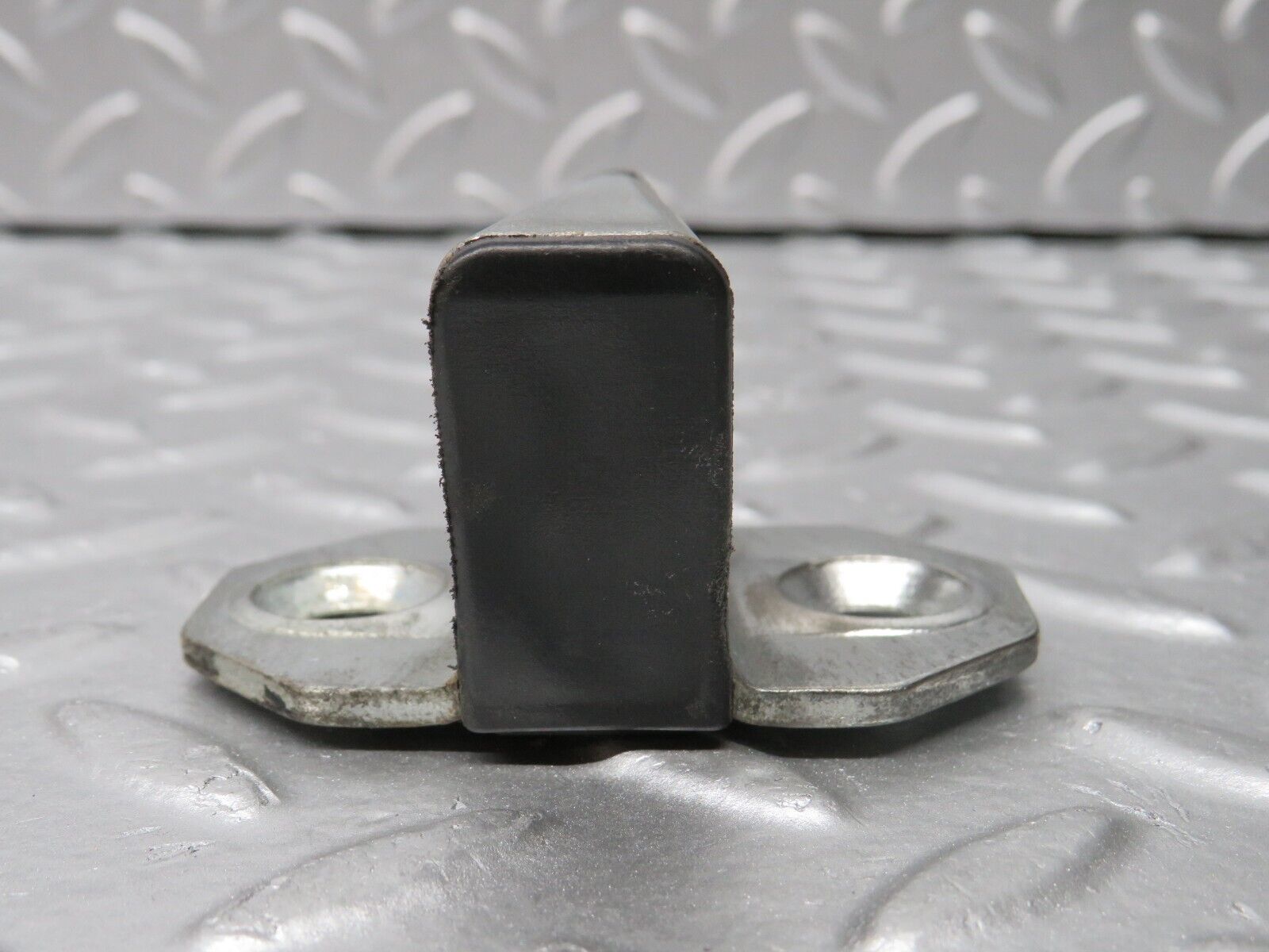 31322 Mercedes-Benz S124 220TE Wagon Door Lock Latch