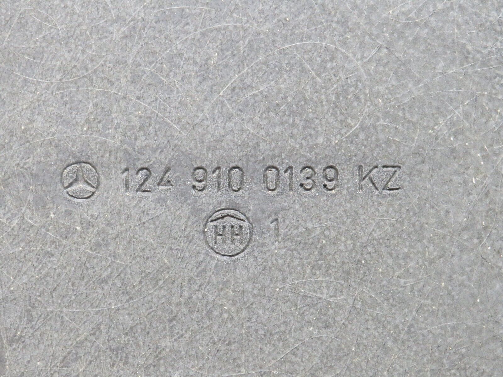 30426 Mercedes-Benz W124 230E Front Right Driver Seat Rear Cover 1249100139