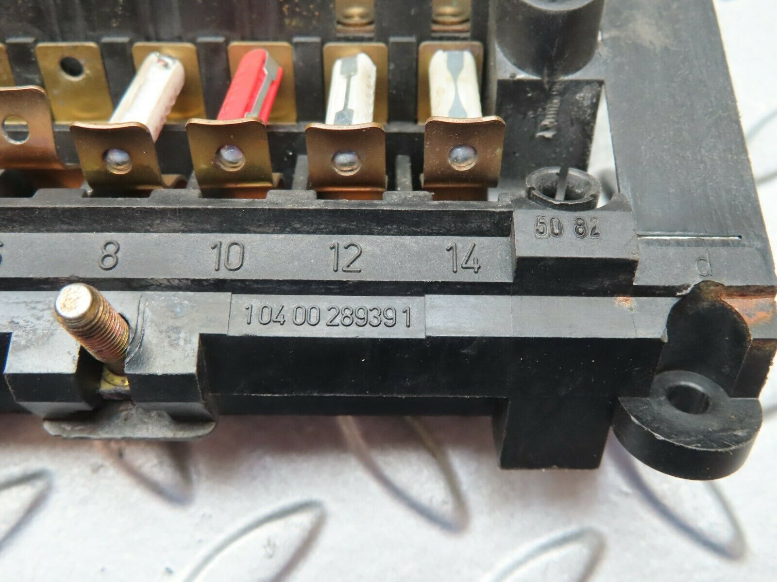 4190 Mercedes-Benz S123 200T Wagon Fuse Box 1235400650