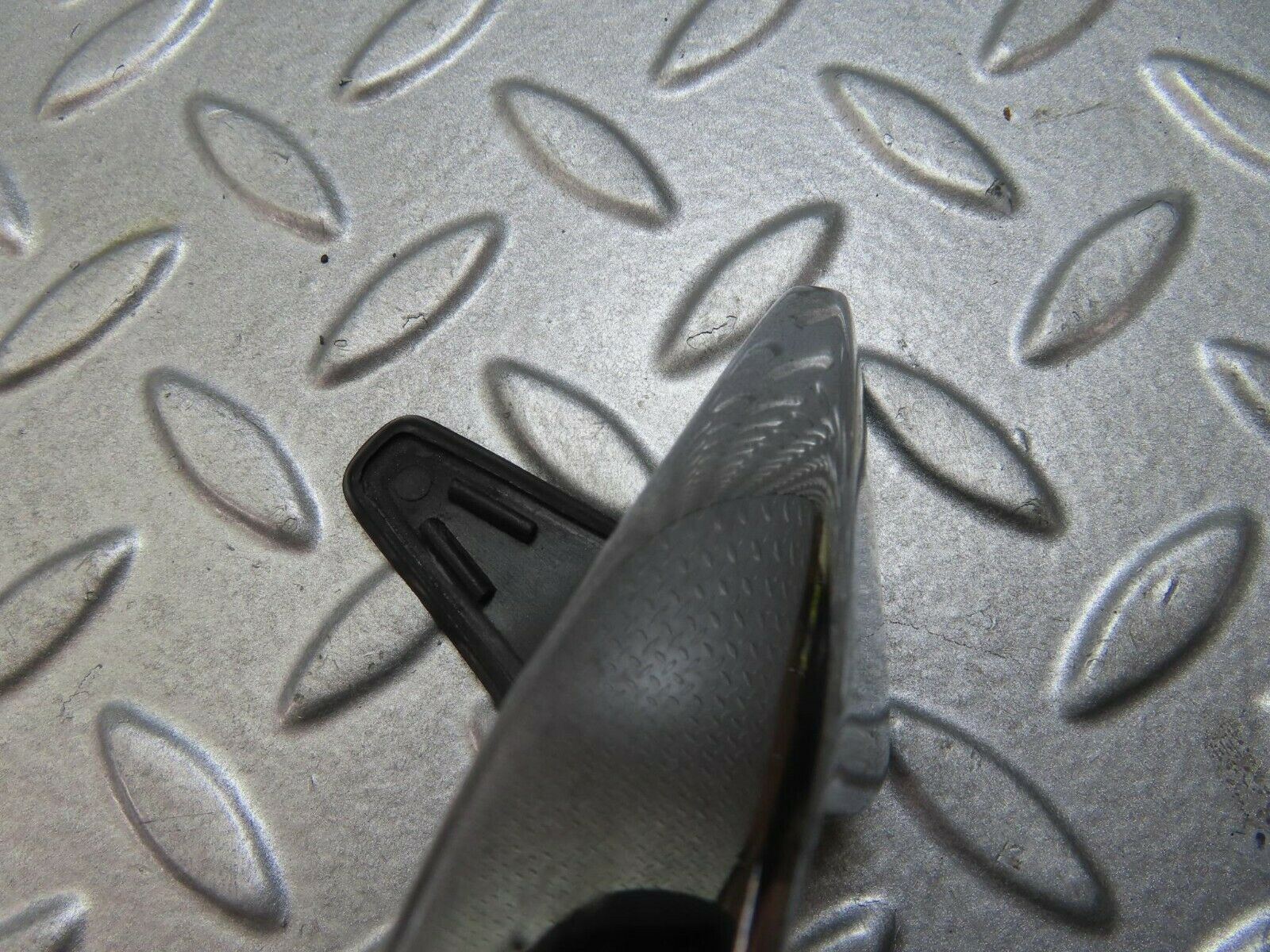 8737 Mercedes-Benz W115 Chrome Door Handle Front Right No Key 1157660201