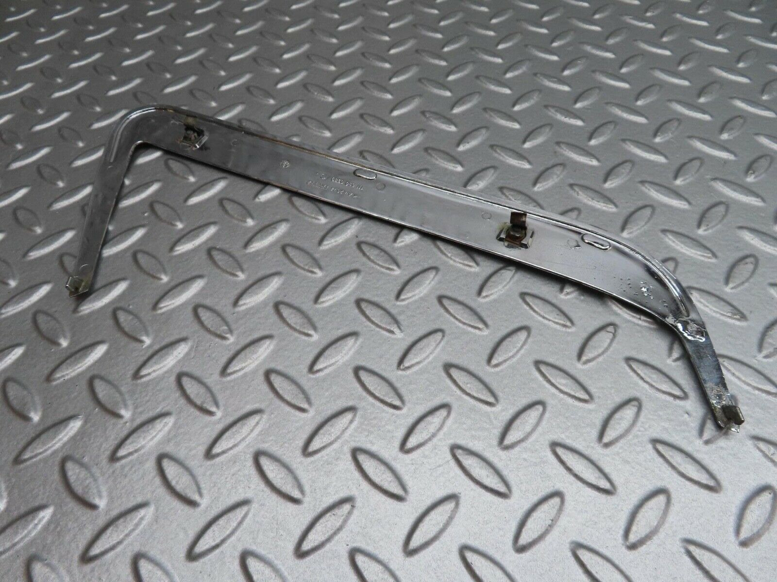 13070 Mercedes-Benz W111 220S C Pillar Chrome Trim Left Side 1116900389