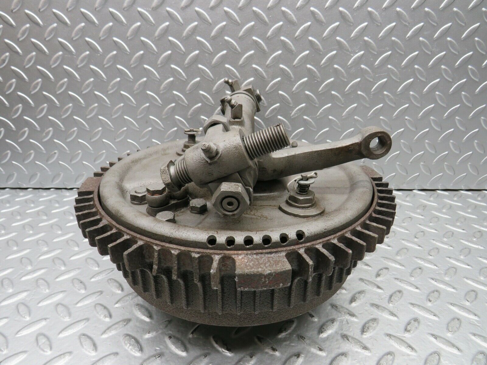 21947 Mercedes-Benz W121 190b Ponton Front Right Wheel Hub