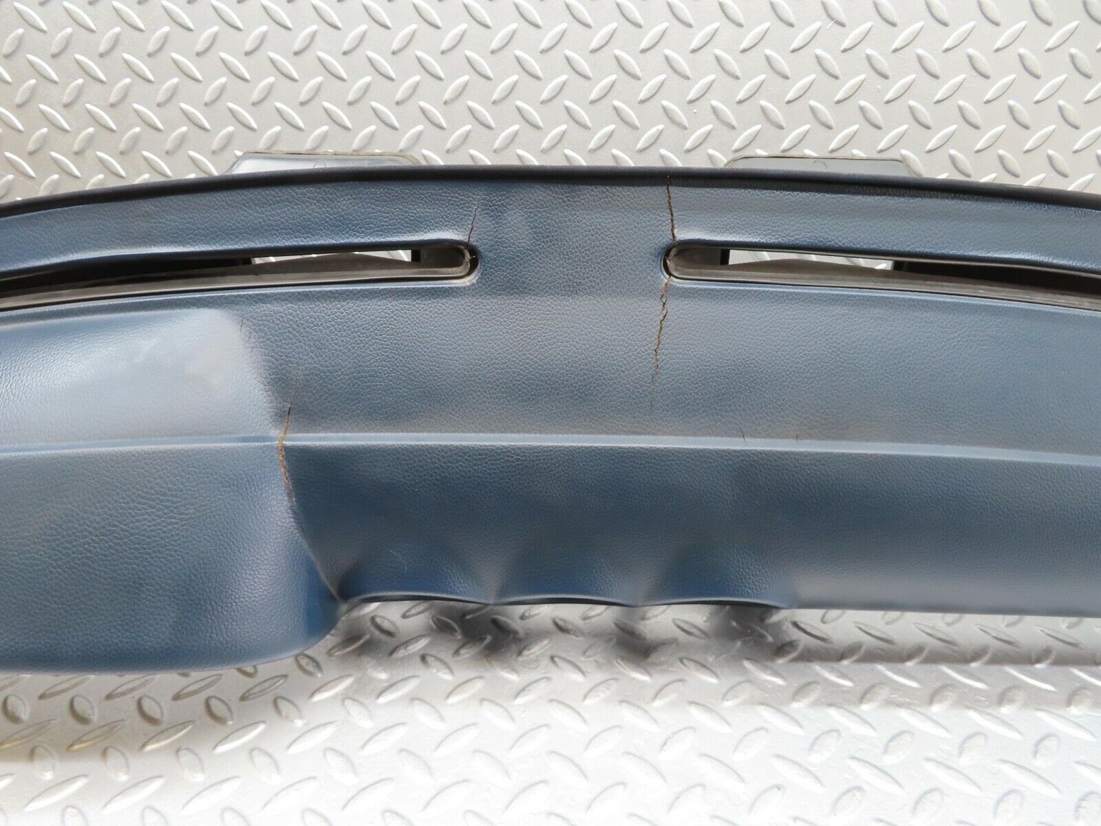 14097 Mercedes-Benz C107 280SLC Dashboard Blue LHD