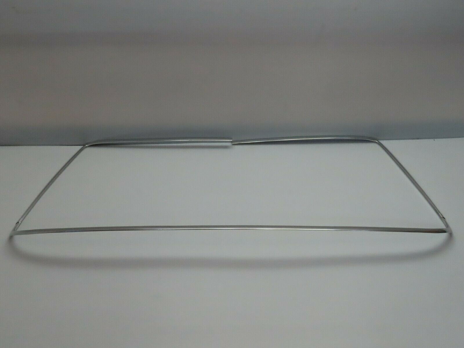 7448 Mercedes-Benz W116 450SE Front Windscreen Chrome Frame