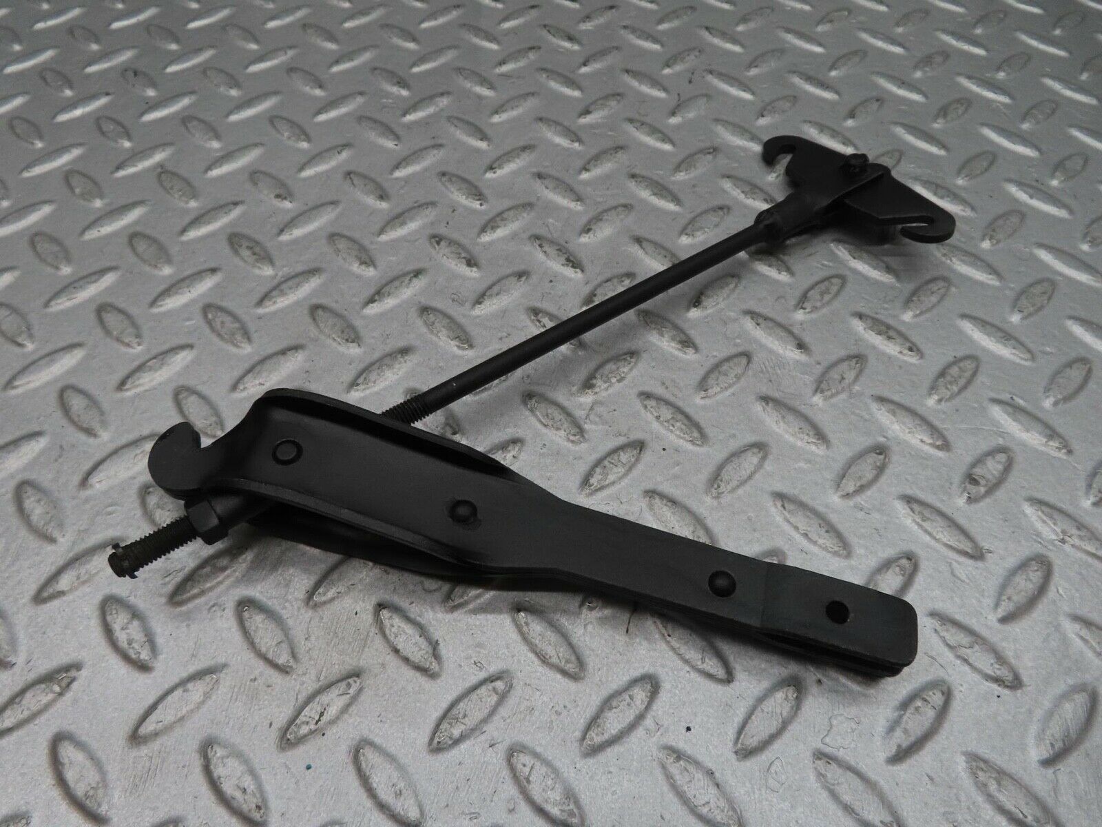 12439 Mercedes-Benz W108 280SE 3.5 Handbrake Adjusting Handbrake Regulator