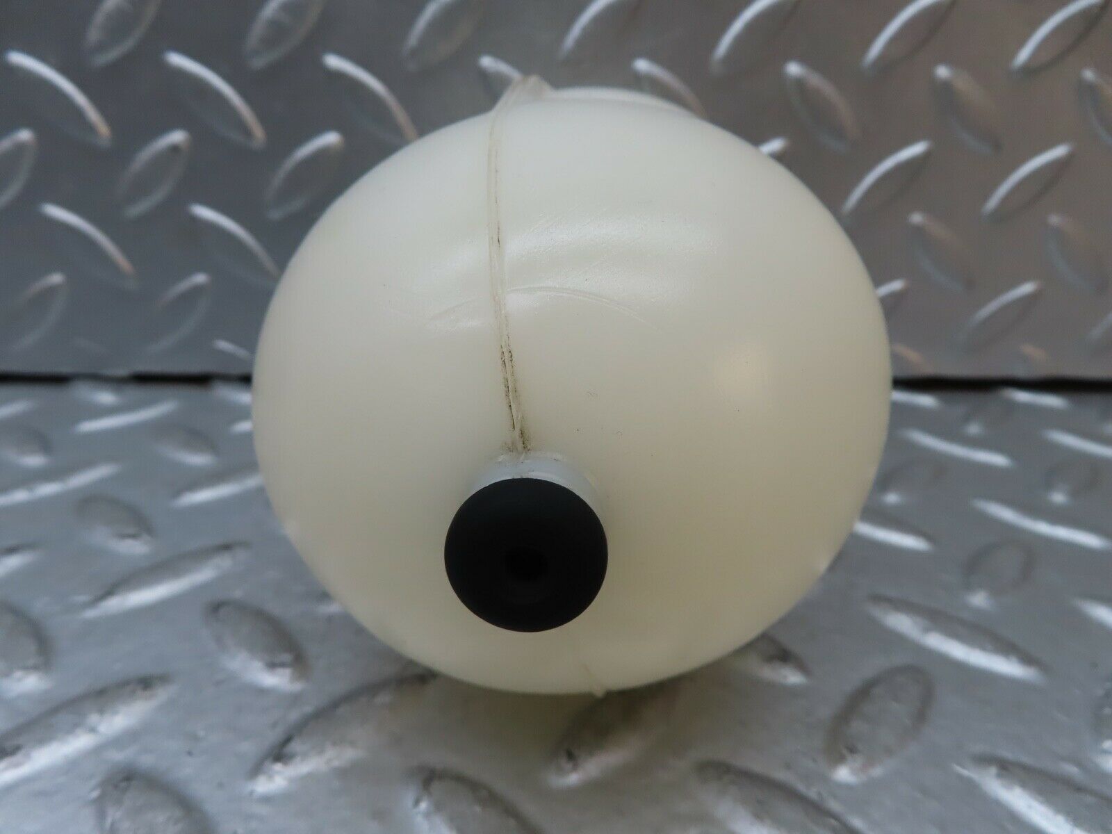 21169 Mercedes-Benz W123 230E Vacuum Reservoir Tank