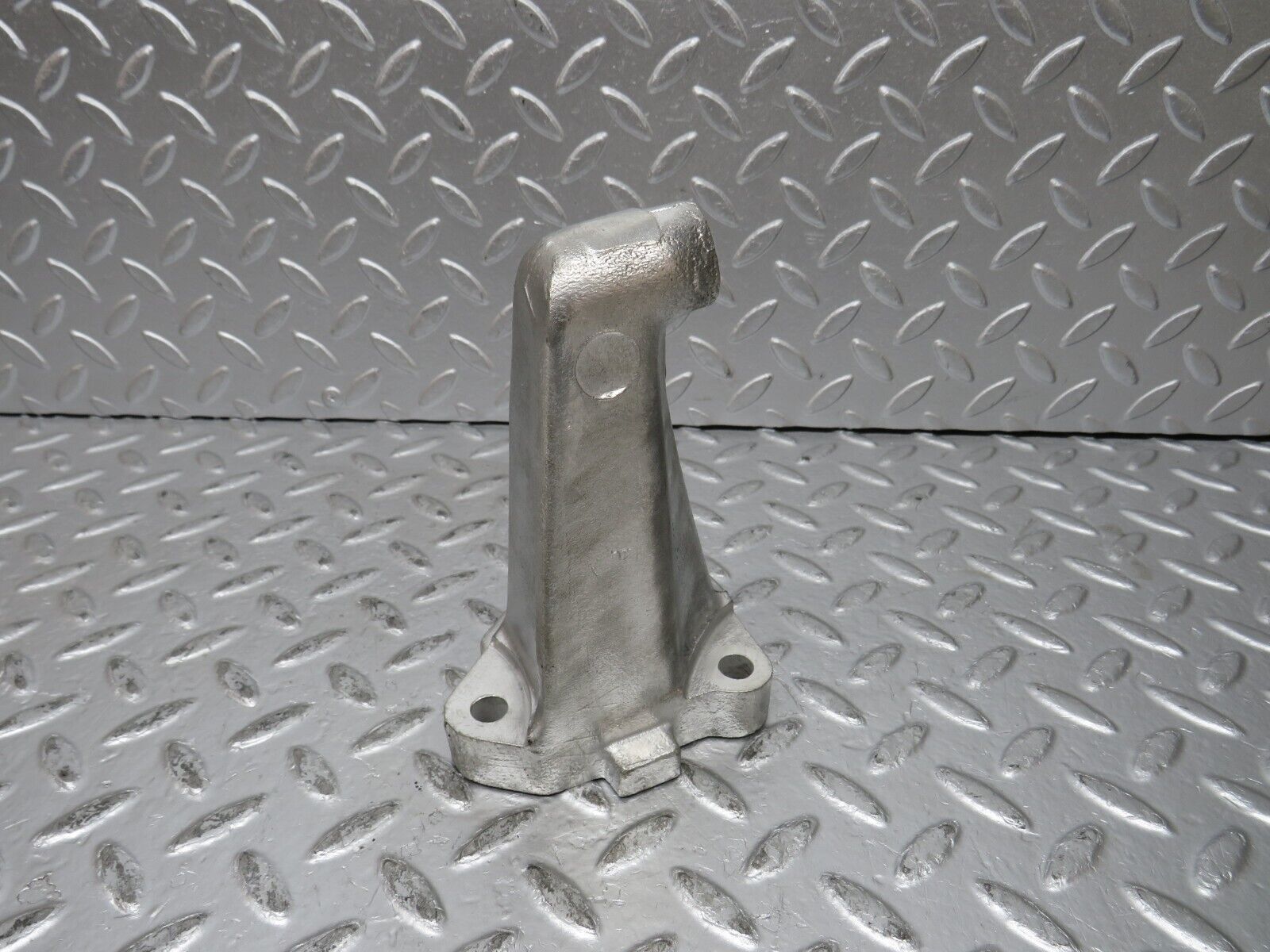 31974 Mercedes-Benz W123 230E Engine Mount Bracket Right Side 1022230504