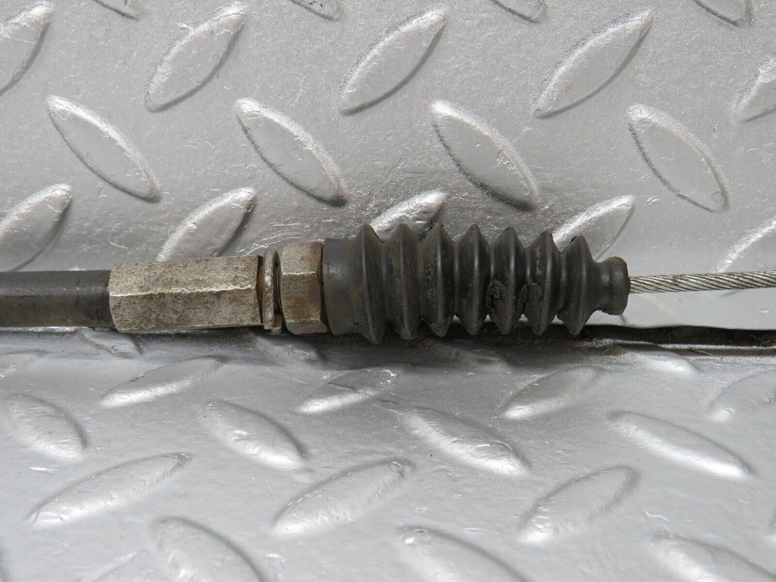 40454 Mercedes-Benz W110 230 Handbrake Cable Handbrake Pulley 1104200790