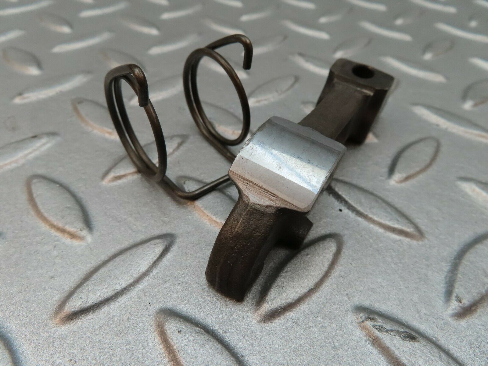 3536 Mercedes-Benz W108 280SE Valve Rocker Arm With Retaining Spring