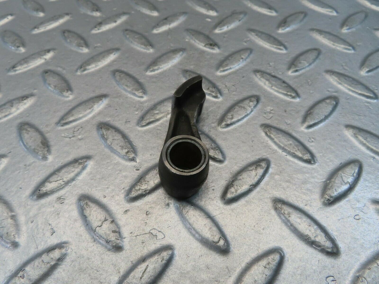 10974 Mercedes-Benz W115 220D Rocker Arm