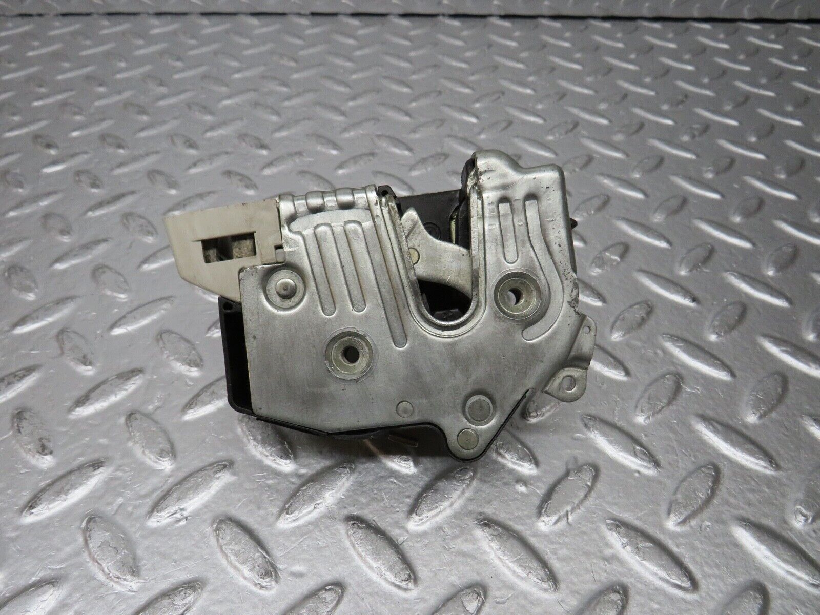 30487 Mercedes-Benz W124 230E Rear Left Door Lock Mechanism