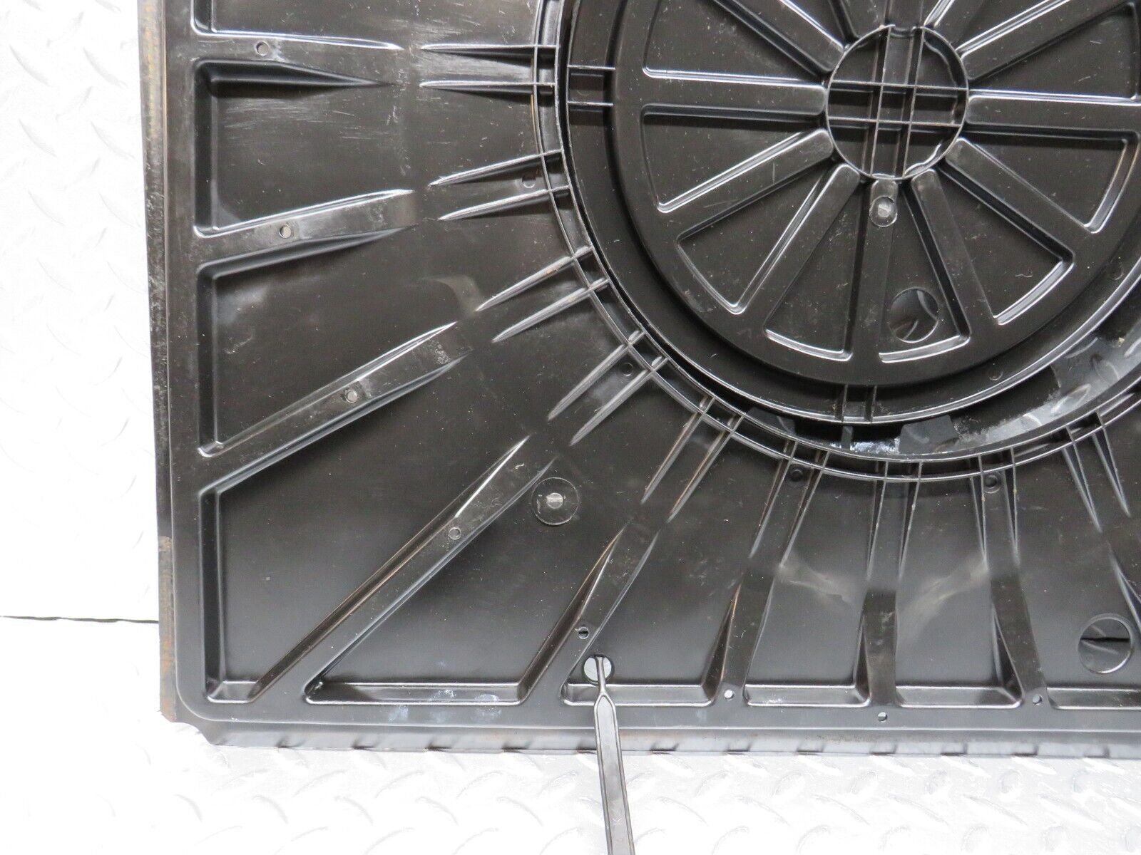 38787 Mercedes-Benz W201 190E 2.6L Boot Trunk Spare Wheel Cover 2016931633 2016930014