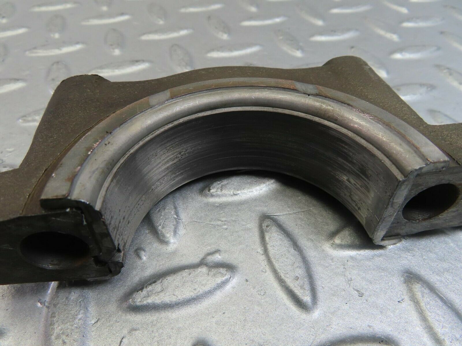 10220 Mercedes-Benz W111 220SE Crankshaft Bearing Holder Block 1800110112