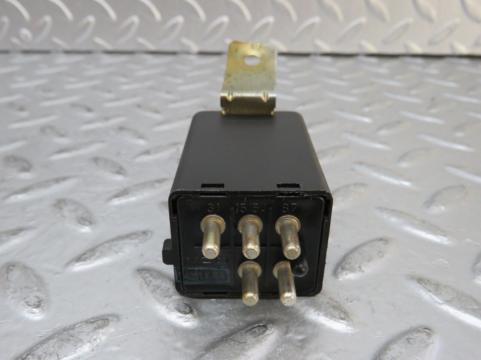 26914 Mercedes-Benz W123 240D Rear Heated Window Relay 1078200010