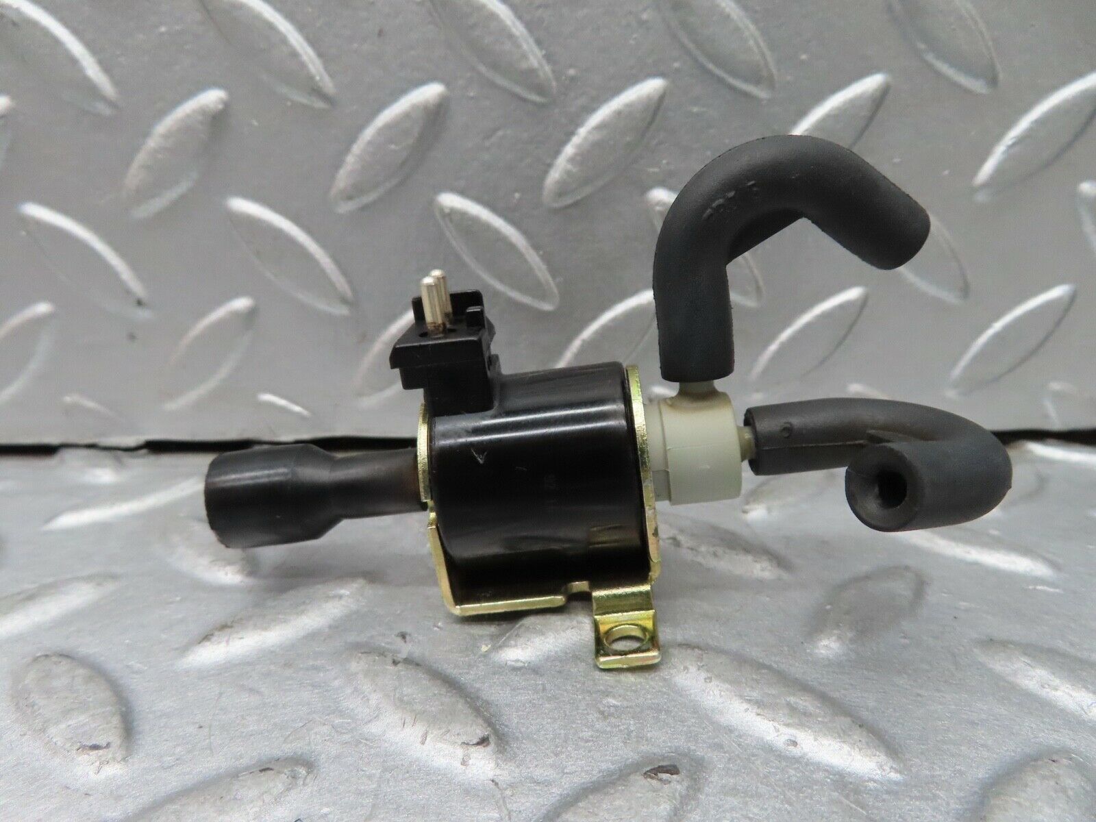 17241 Mercedes-Benz R129 300SL Coupe Vacuum Valve Solenoid 1170780981