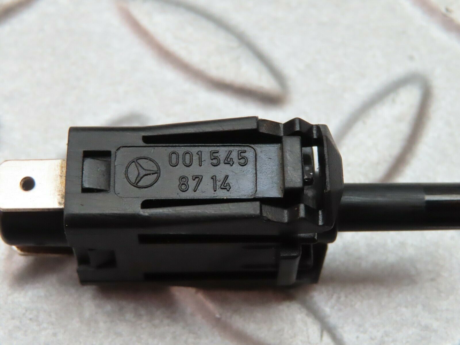 5764 Mercedes-Benz W123 200 Door Contact Switch 0015458714