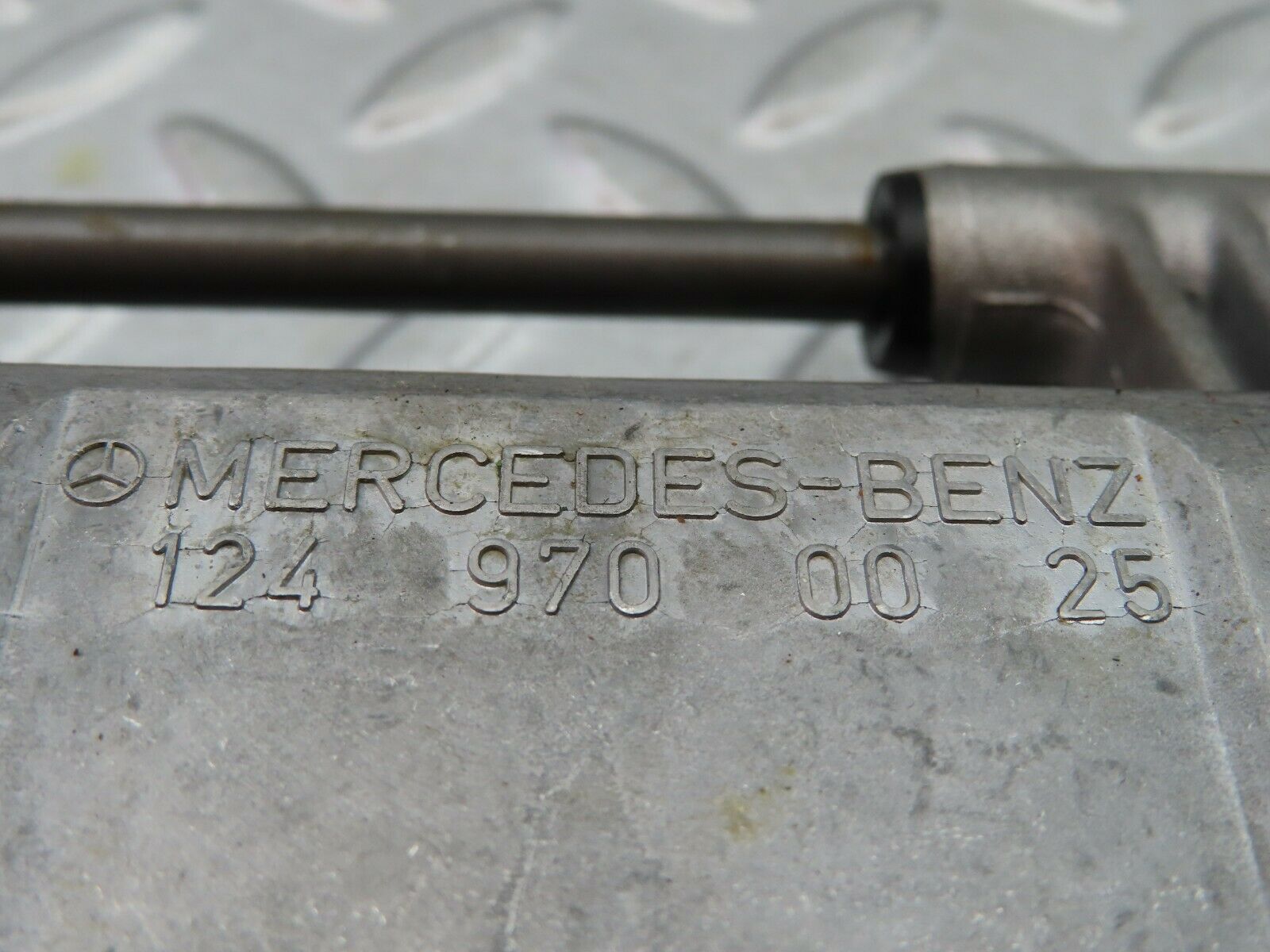 5935 Mercedes-Benz W124 230E Headrest Folding Mechanism 1249700025