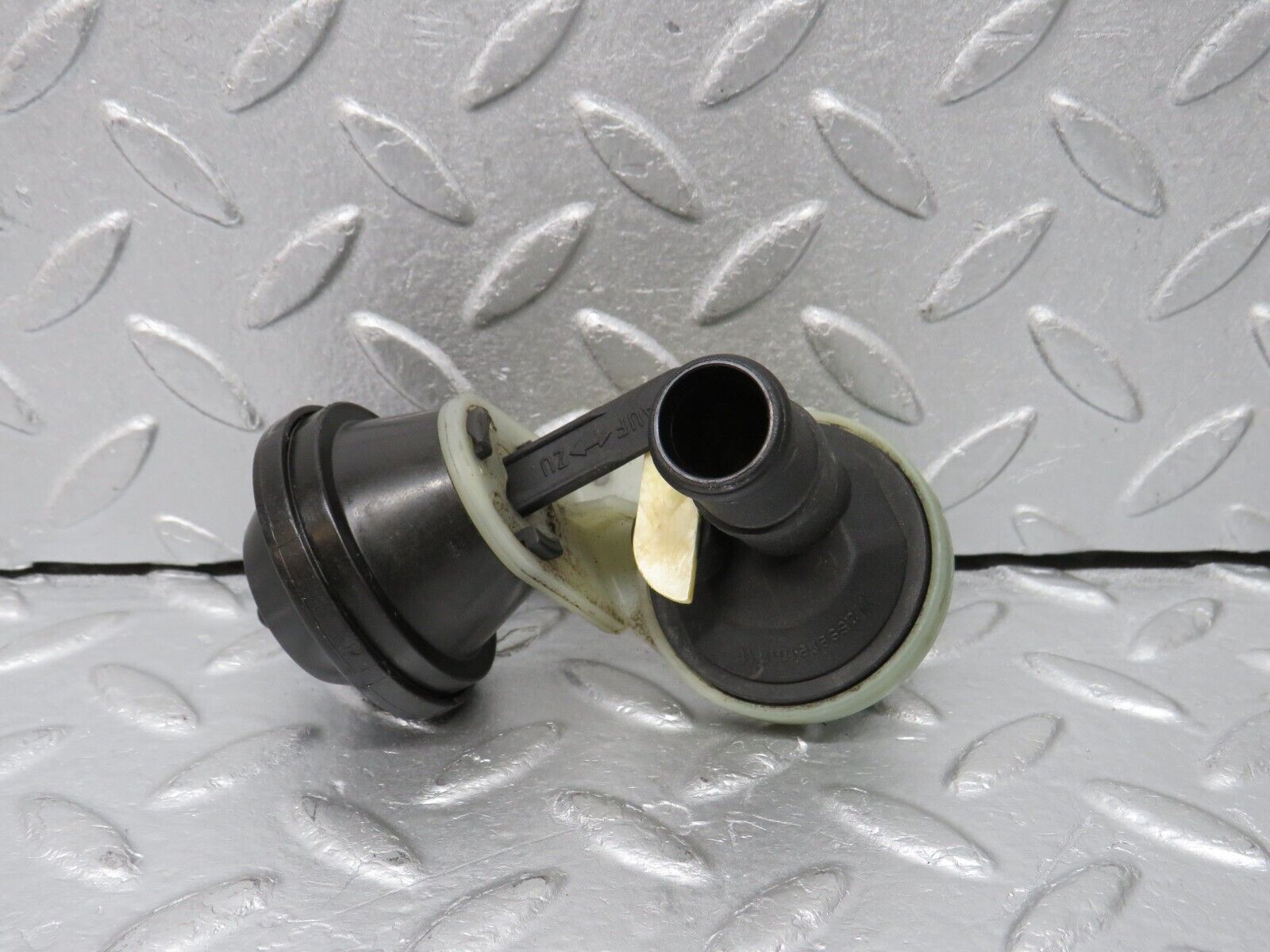 38798 Mercedes-Benz W201 190E 2.6L Heater Control Valve