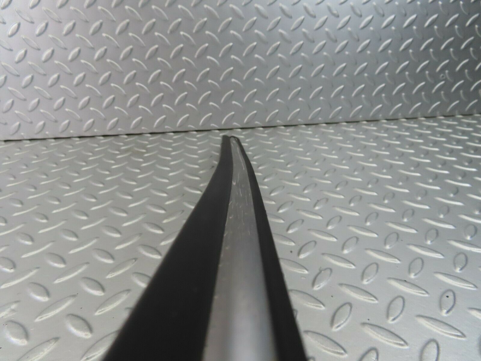 7252 Mercedes-Benz W116 450SE Centre Door Chrome Trim Front Right