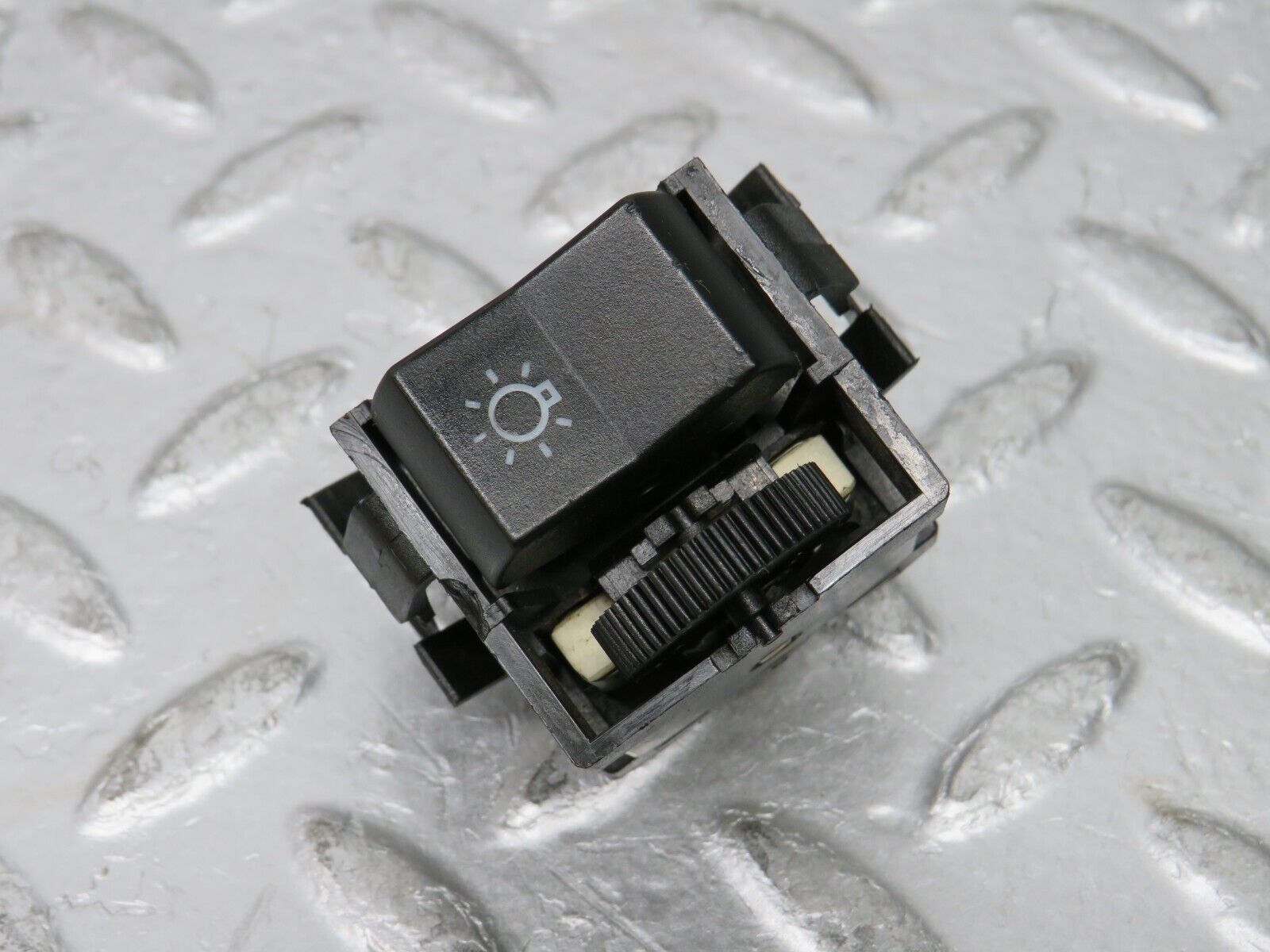 30041 Porsche 924 Headlight Switch 477941531