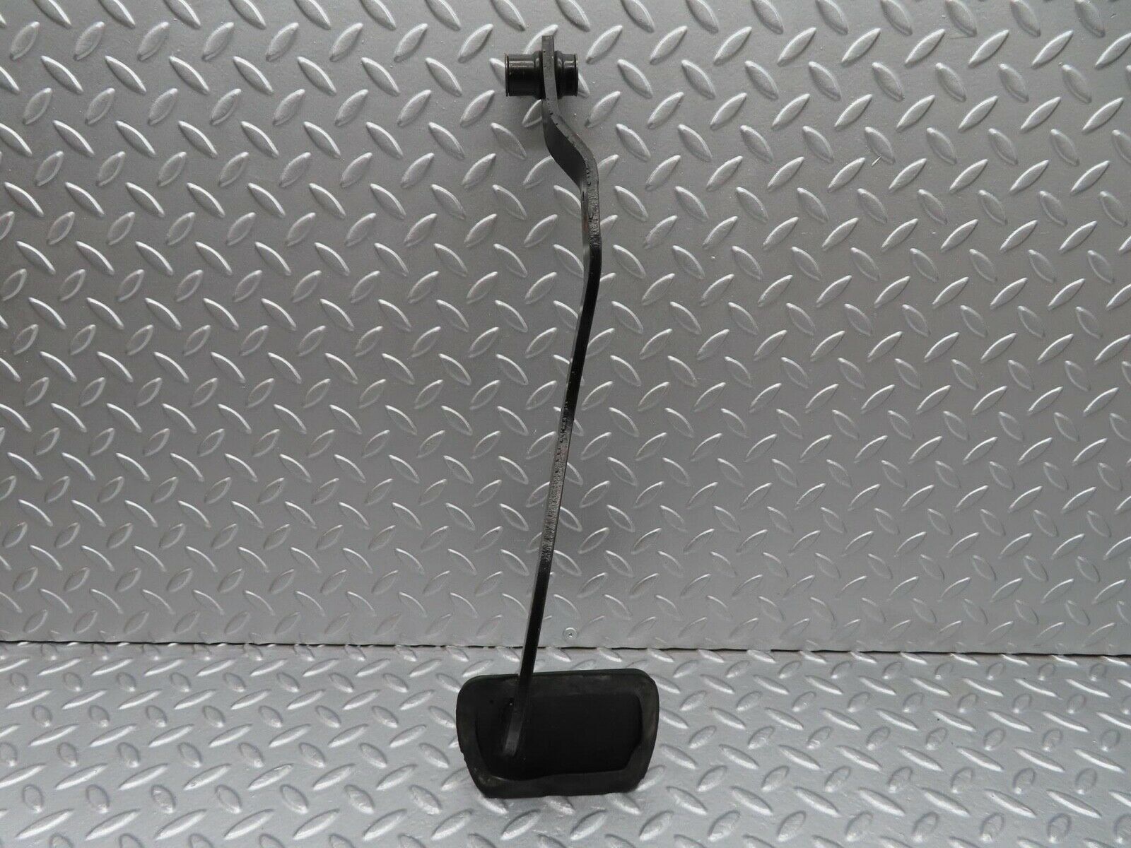 14005 Mercedes-Benz C107 280SLC Brake Pedal LHD