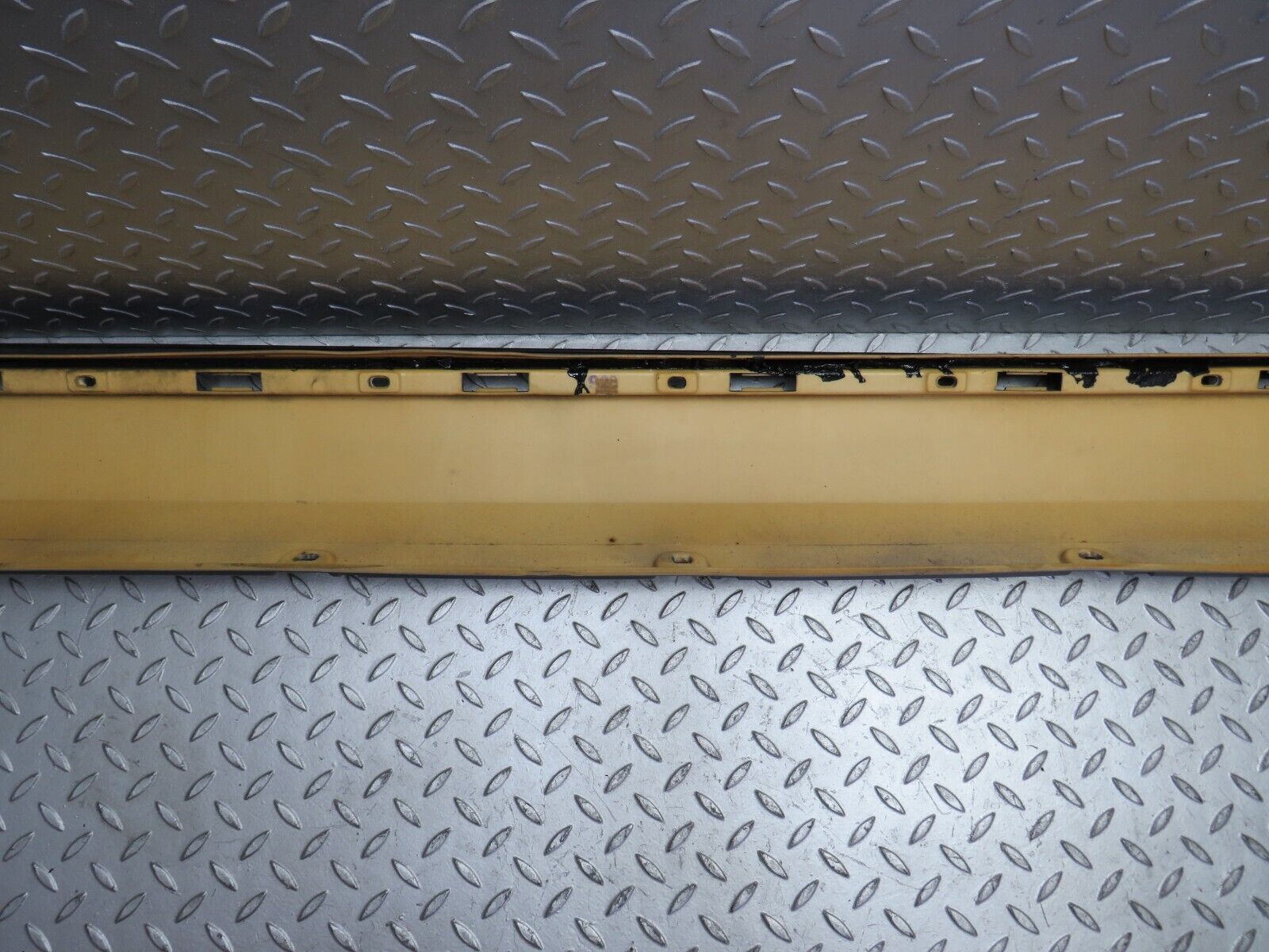 31828 Mercedes-Benz W201 190LE 1.8L Side Skirt Left Side 2016906340