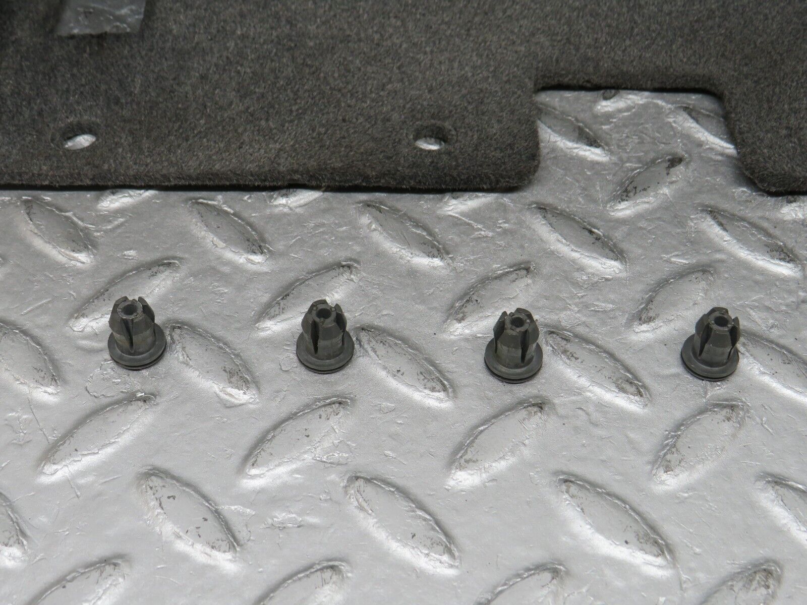 36172 Mercedes-Benz W126 420SE Glove Box 1266800291 1266930233