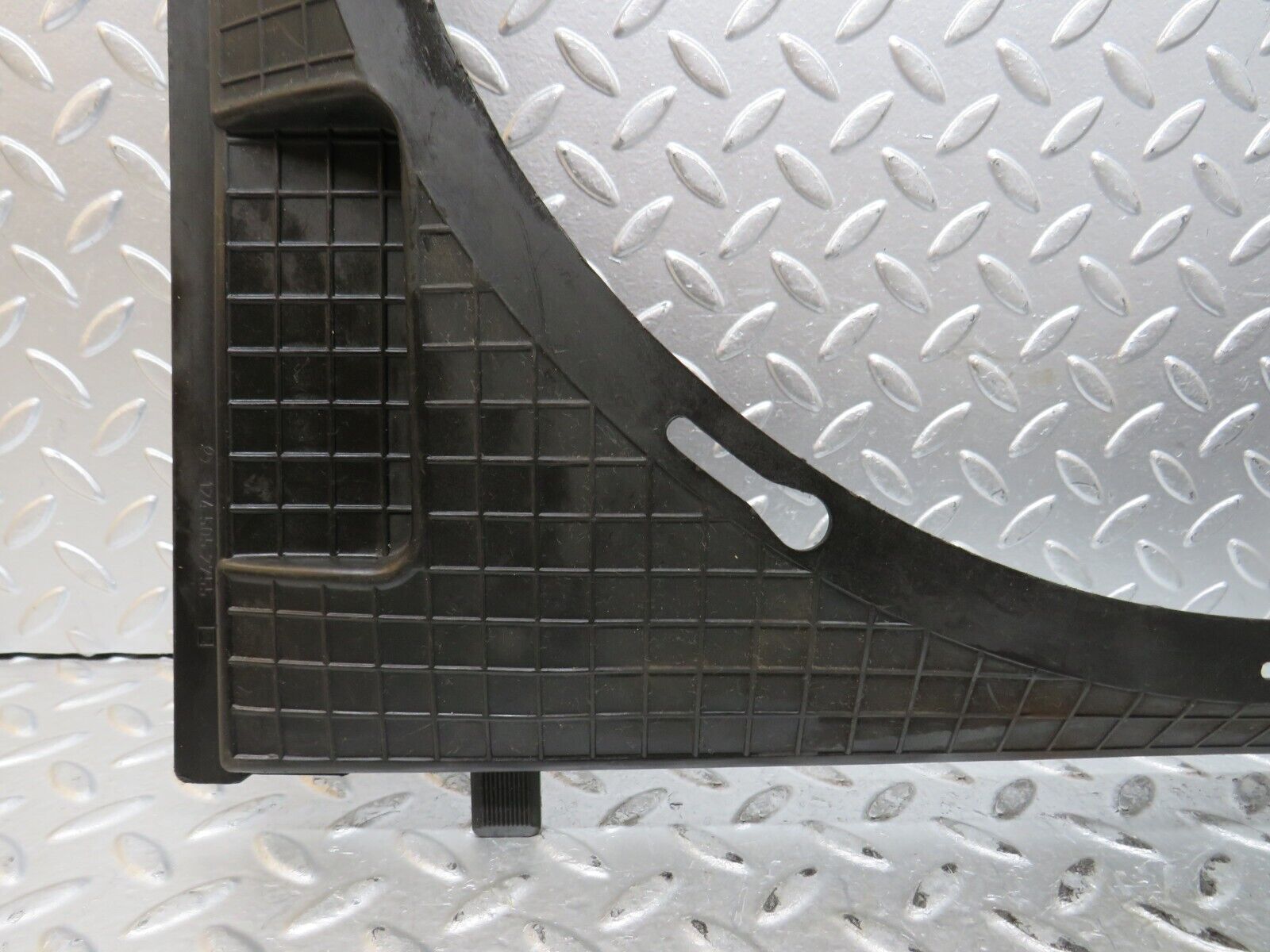 28932 Mercedes-Benz C124 320CE Radiator Fan Shroud Fan Cover 1245000755