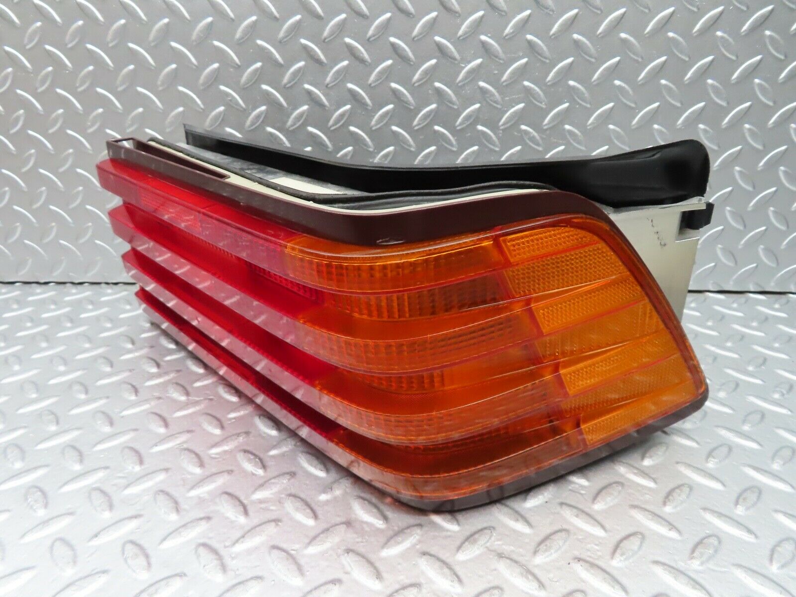 19884 Mercedes-Benz R129 300SL Coupe Tail Light Right Side