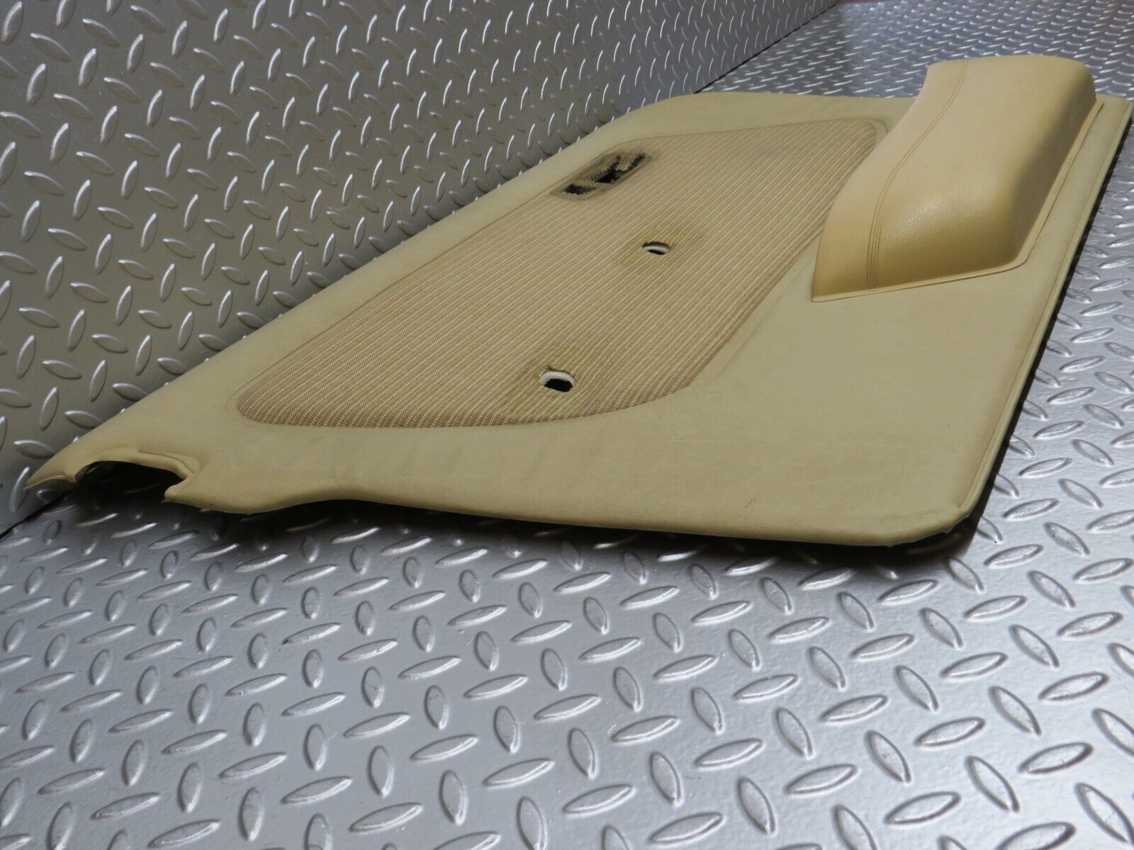 29616 Mercedes-Benz W123 230E Front Left Door Card Beige